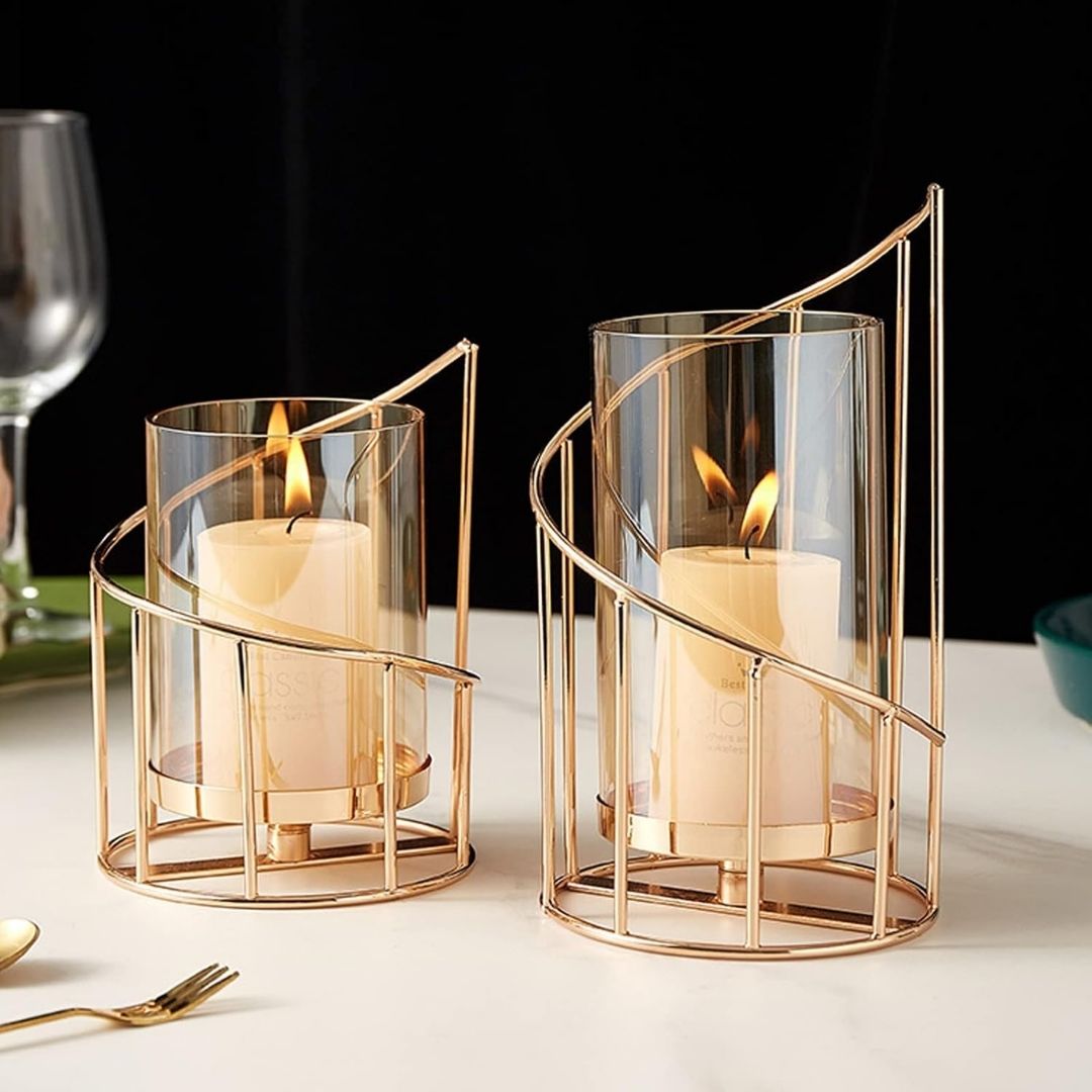 Elinora – Eleganta ljuslyktor i guld med spiralformad metallram