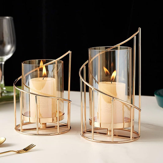 Elinora – Eleganta ljuslyktor i guld med spiralformad metallram