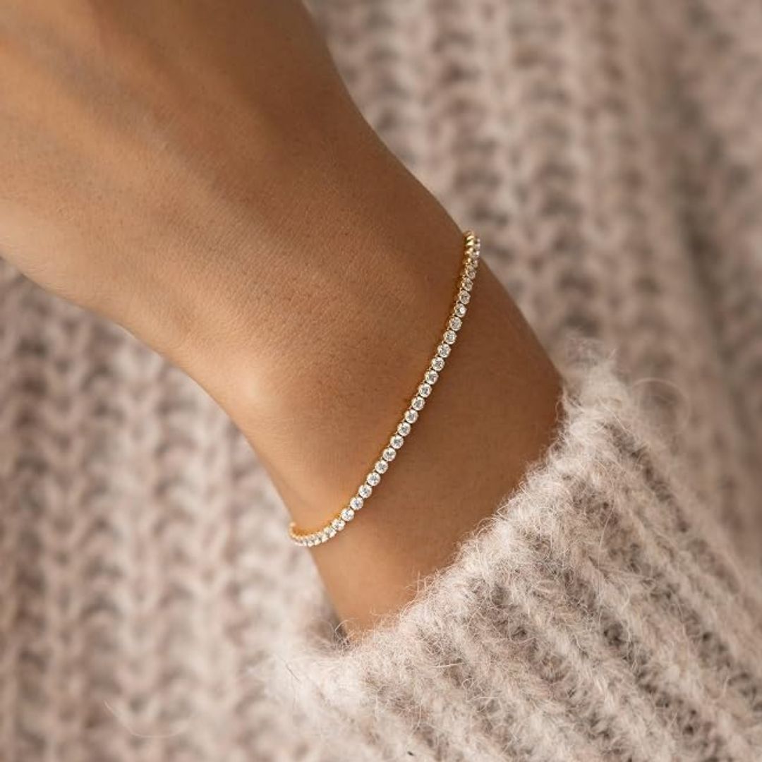 Sofia – Elegant tennisarmband i guld med gnistrande zirkoner